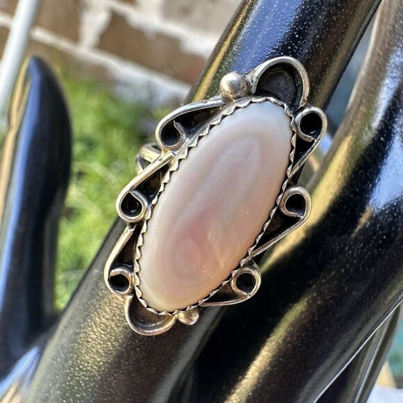 VTG‎ Edward Becenti Sterling Native American Navajo Pink Shell Ring Size 6.25 - Picture 2 of 8